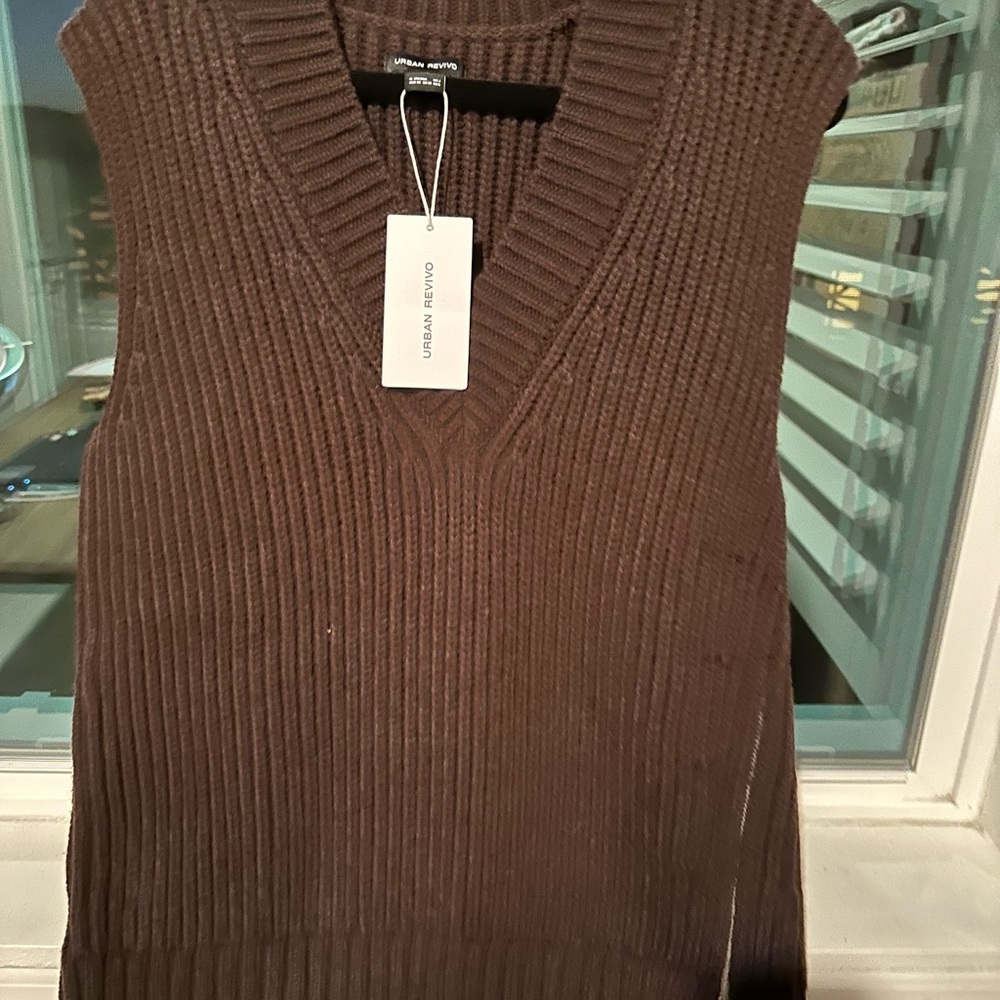 Urban Revivo Brown Ribbed V-Neck Sweater Vest